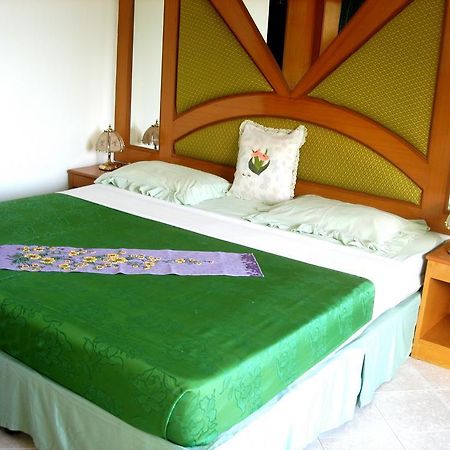 Waree'S Guesthouse Phuket ภายนอก รูปภาพ