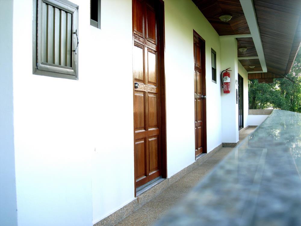 Waree'S Guesthouse Phuket ภายนอก รูปภาพ